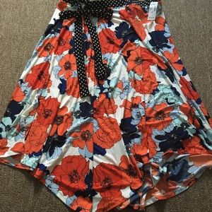 Woman’s floral mid-length skirt